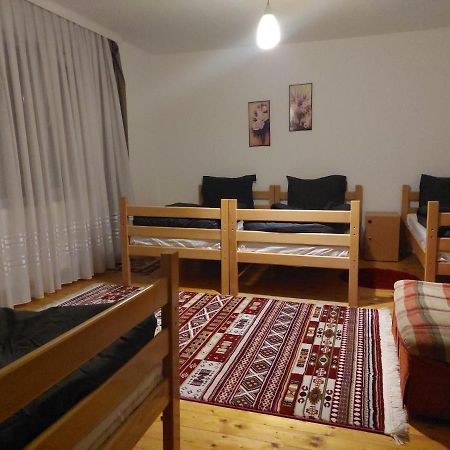 Hostel Bushati พริเซรน ภายนอก รูปภาพ