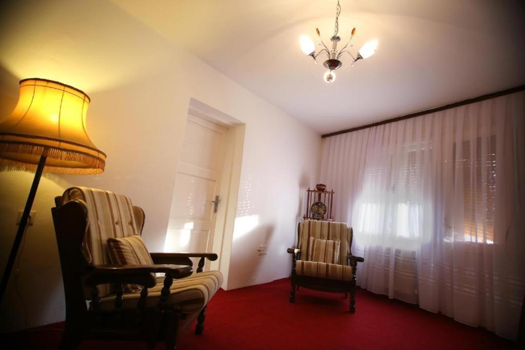 Hostel Bushati พริเซรน ภายนอก รูปภาพ