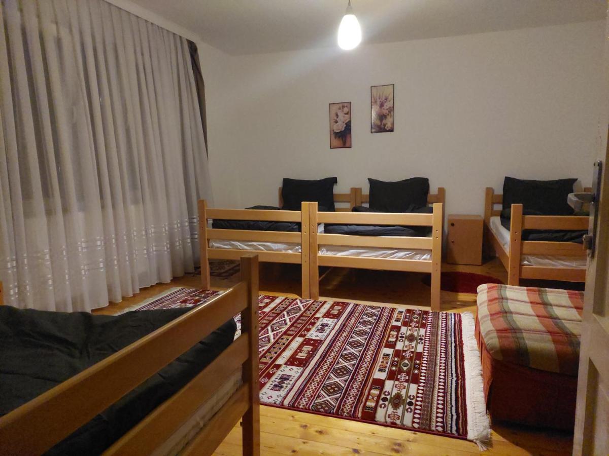 Hostel Bushati พริเซรน ภายนอก รูปภาพ